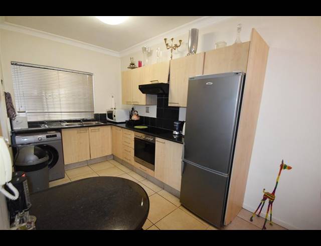 2 BEDROOM APARTMENT FOR SALE IN SANDOWN